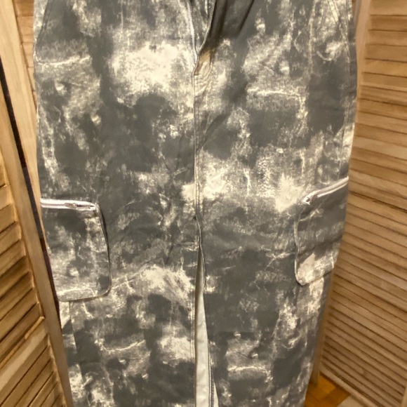 SHEIN SXY Ladies Tie Dye Split Front Denim Skirt With Functional Pockets - Picture 9 of 13